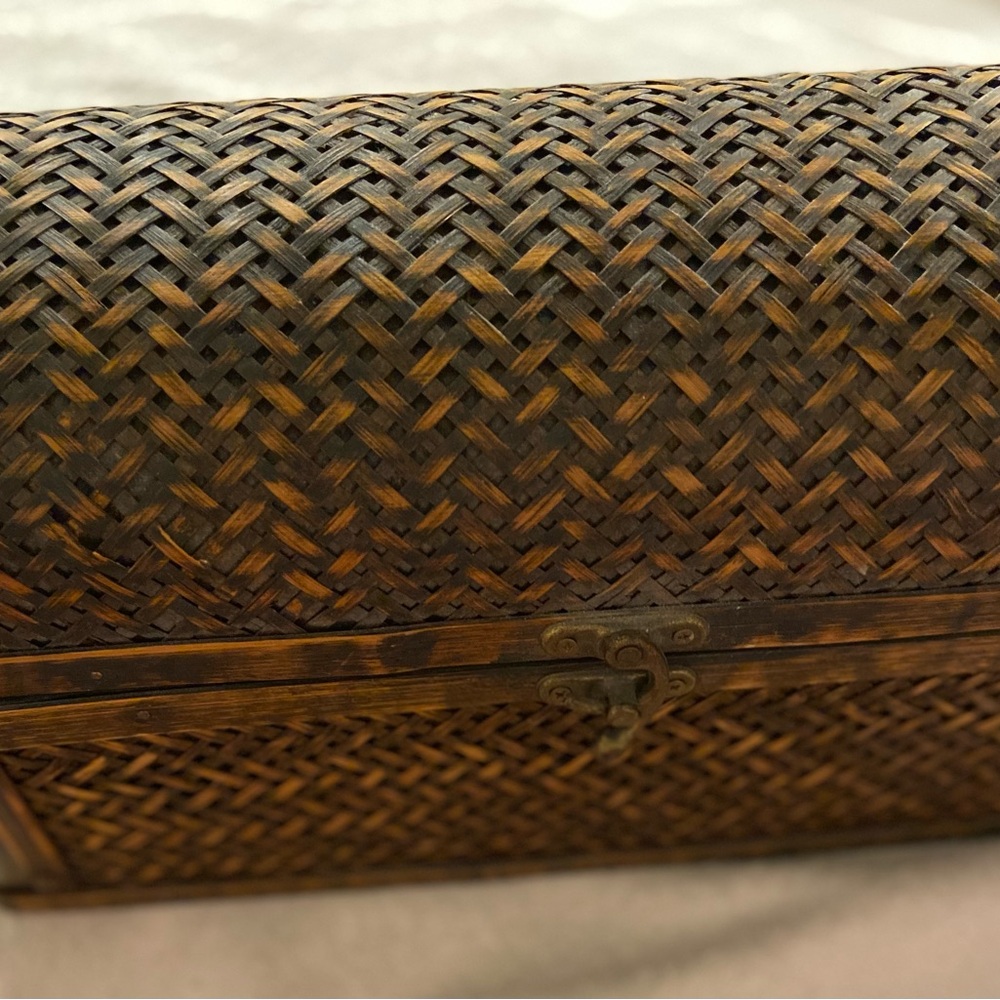 Rustic Rattan Cross Weave Basket - Picture 10 of 16